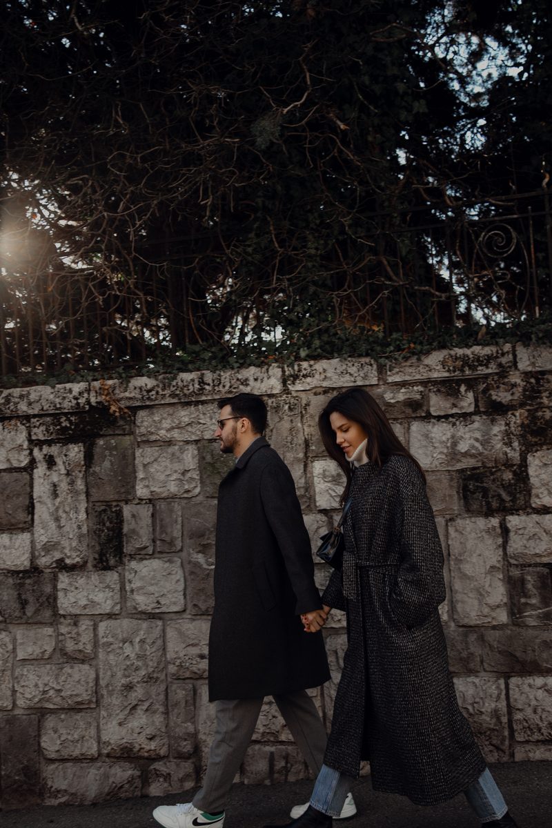 Playful couple session in autumn foliage near Montreux